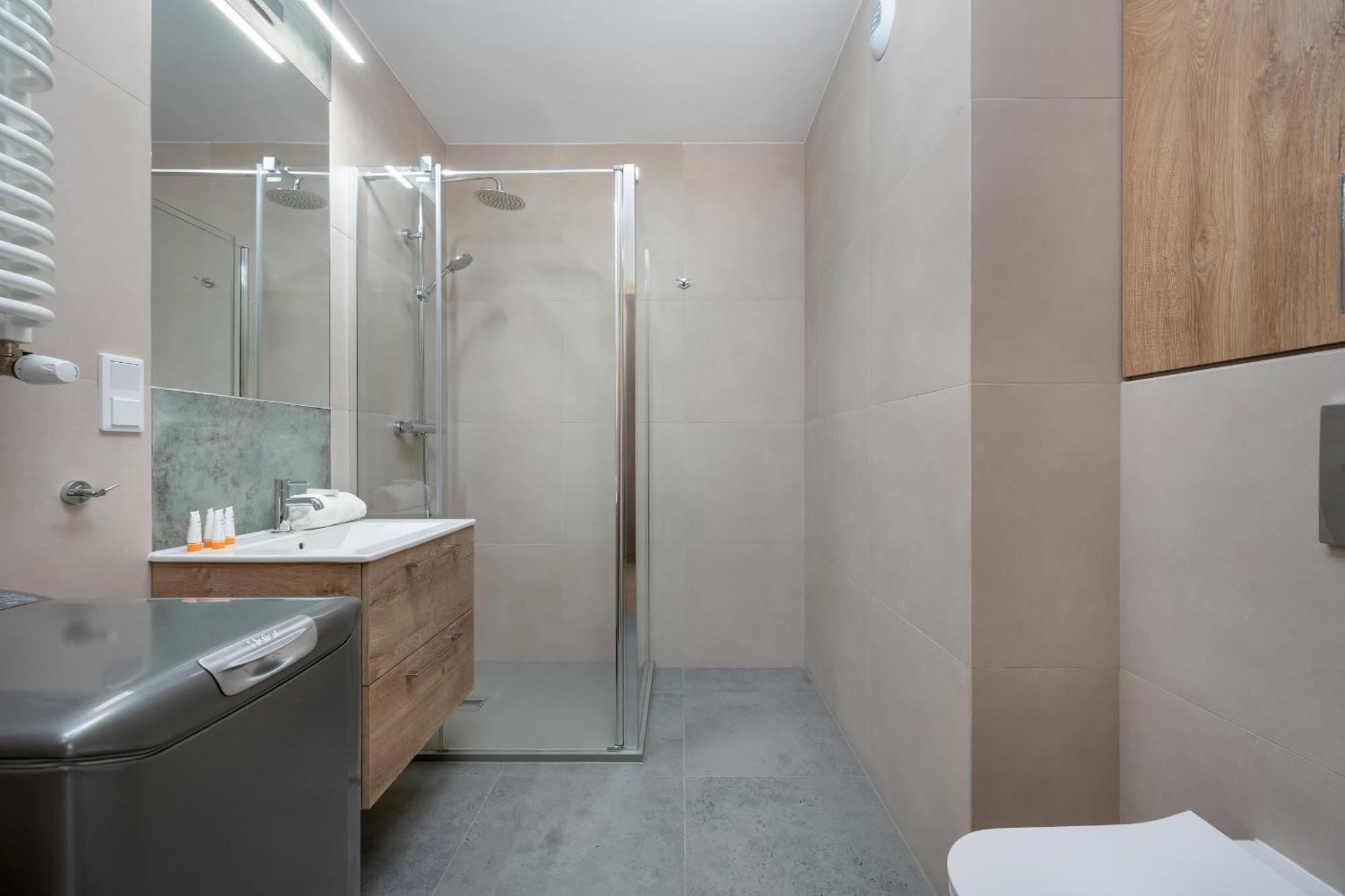 Wroclaw 1-Bedroom Apartment With Parking & Balcony By Noclegi Renters Esterno foto