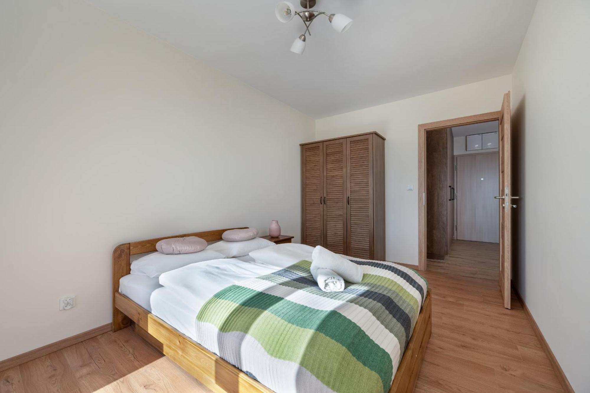 Wroclaw 1-Bedroom Apartment With Parking & Balcony By Noclegi Renters Esterno foto